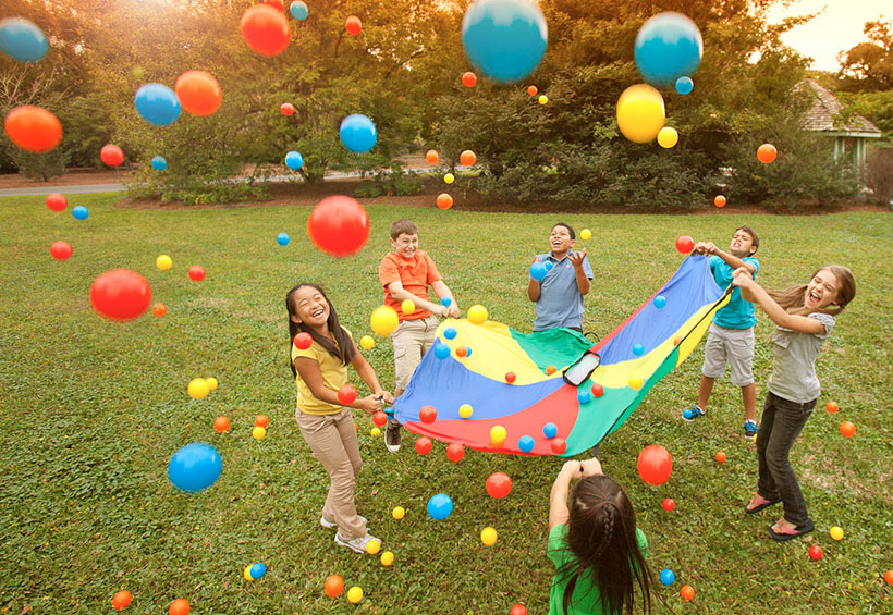 Kidsplaying distractify