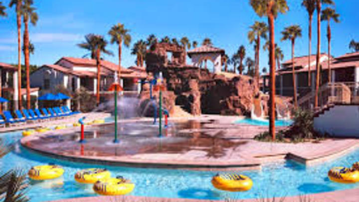 Palm Springs Family Retreat logo image