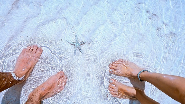 GraceTeens Beach Retreat logo image