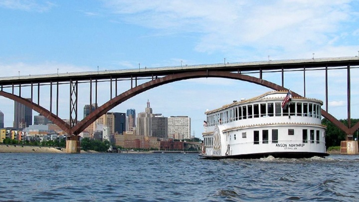 Horizons Mississippi River Boat Tour logo image