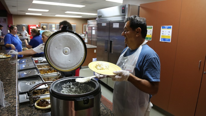 Serve Food | Ronald McDonald House logo image