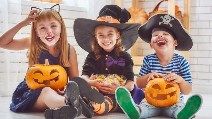 Reverse Trick-or-Treating logo image