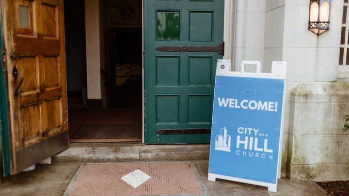 Newcomer Sundae Social logo