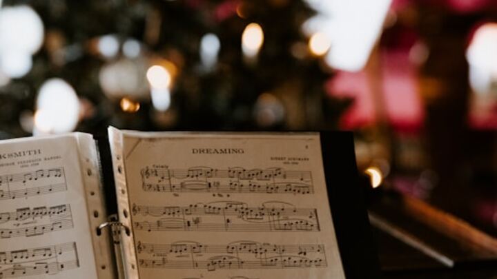 Christmas Choir logo