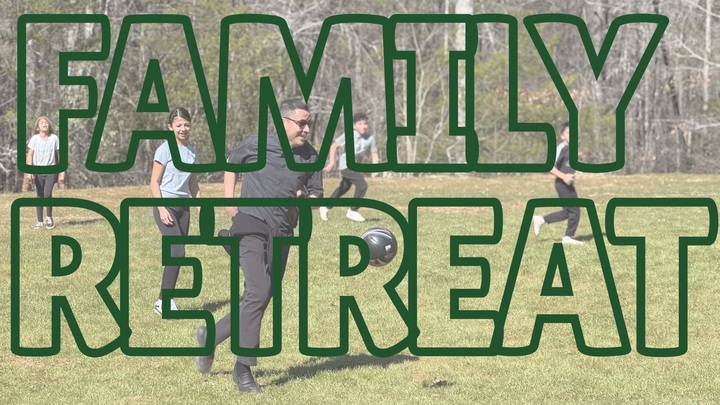 Family Retreat/Retiro Familiar 2026 logo