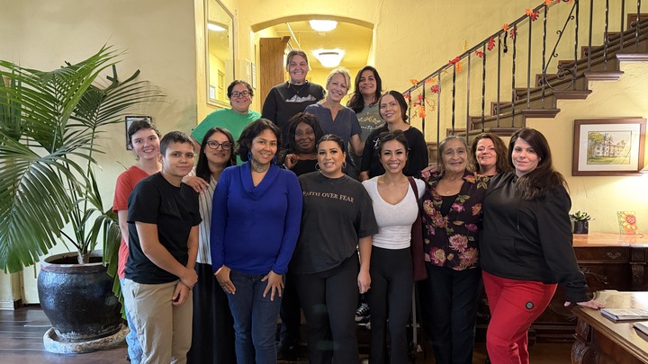 Hoving Home Women's Center Serve Team logo