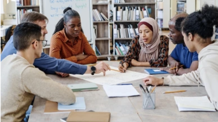 12 Week - English Class '26 logo