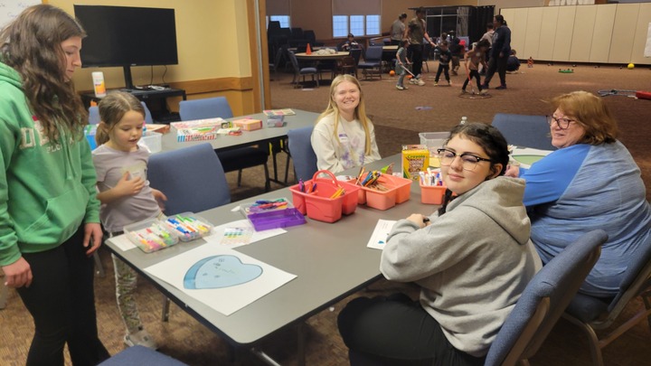 Parent's Night Out Volunteer logo