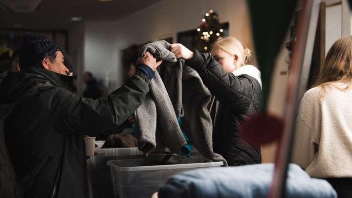 LoveLA Clothing Drive logo