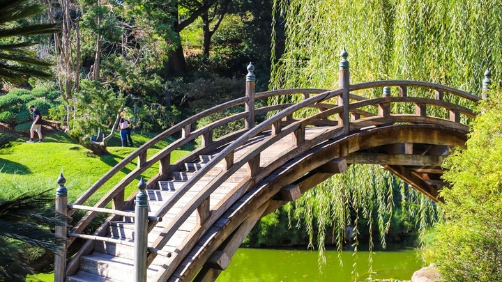 Encore Huntington Library Meet Up logo