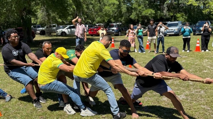Celebração de Primavera: Culto ao Ar Livre & Piquenique Comunitário logo