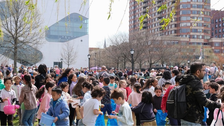 Queens Easter Festival Volunteers logo