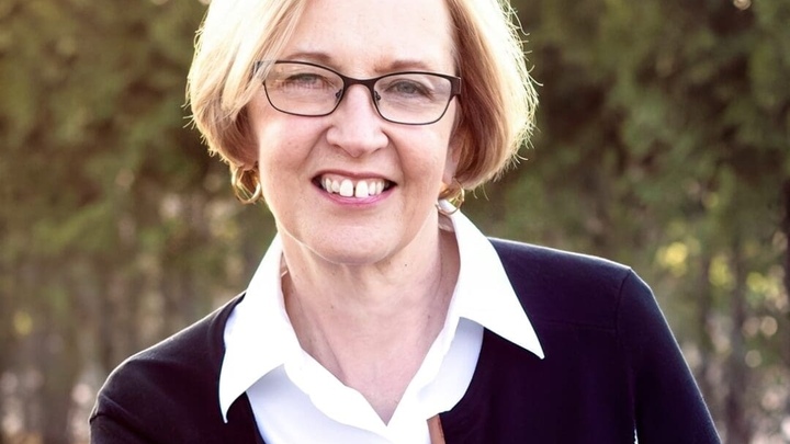 Evening with Lynn Austin logo