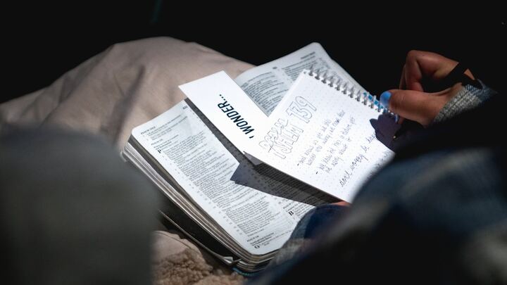 Bayside Sermon-Based Summer Groups | Mondays | Grupos de lunes | Lakewood Ranch Campus logo
